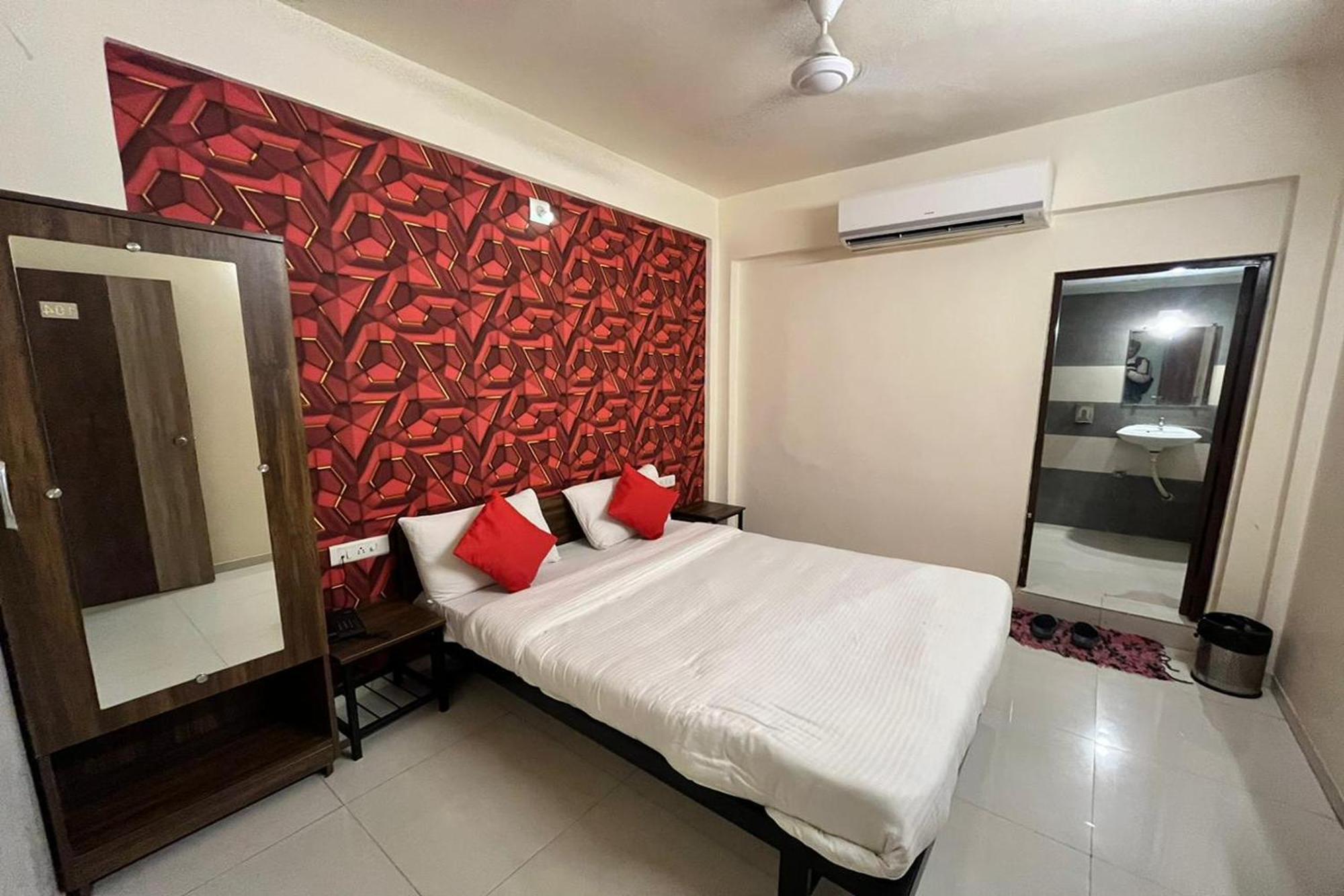 Hotel Kalyan Palace Watuwa Eksteriør billede