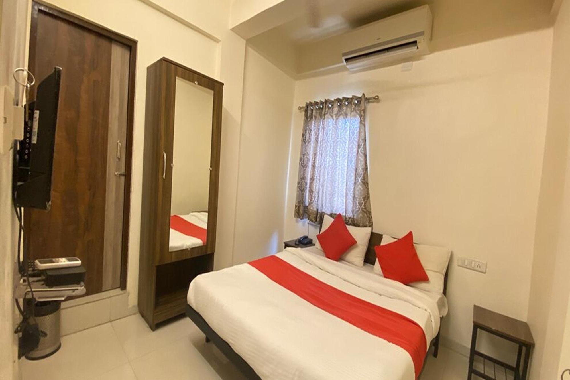 Hotel Kalyan Palace Watuwa Eksteriør billede